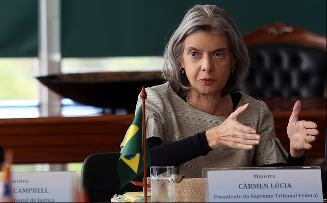Ministra Cármen Lúcia durante reunião com presidentes dos tribunais de Justiça