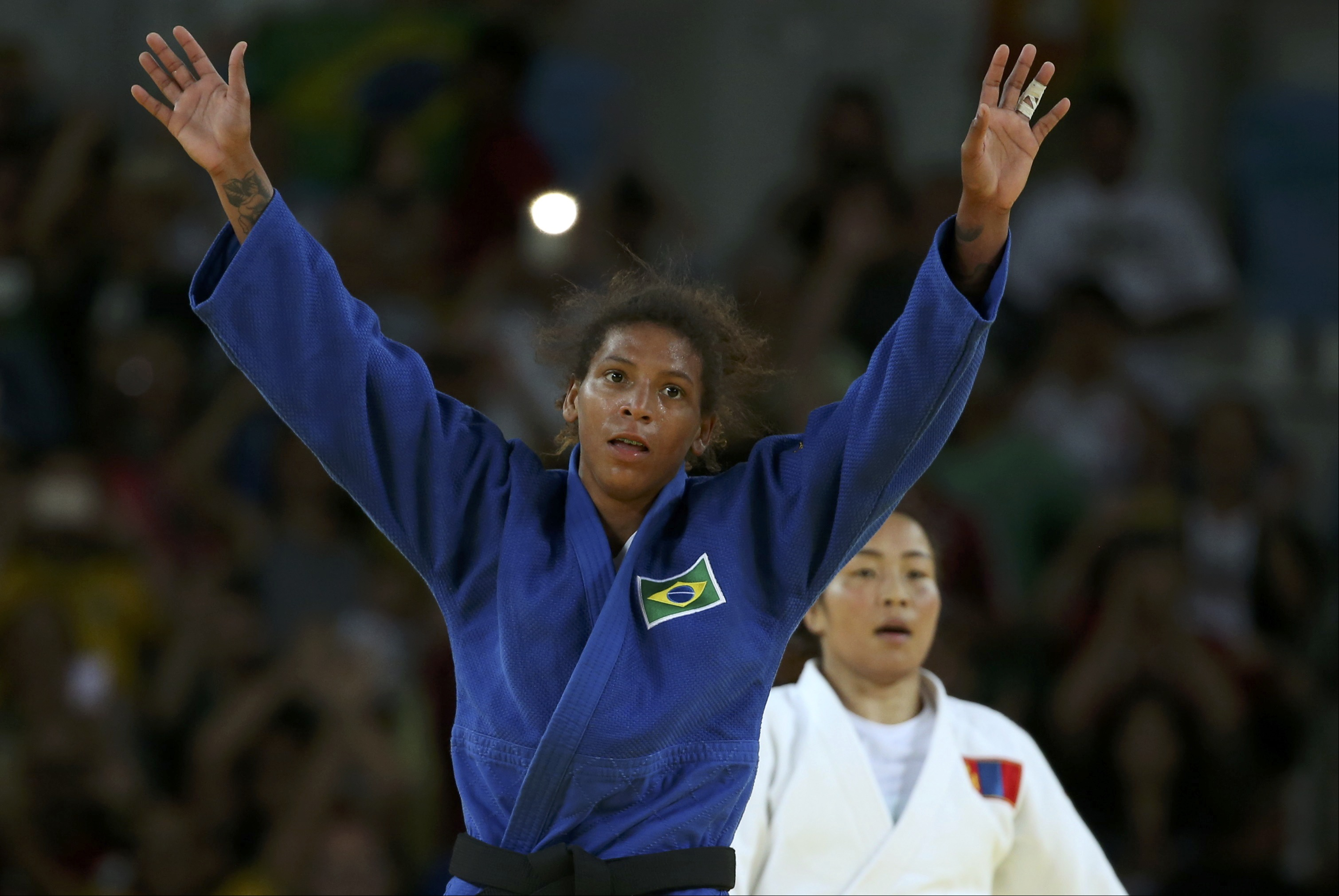A judoca brasileira Rafaela Silva vence Dorjsürengiin Sumiya, da Mongólia, e conquista a primeira medalha de ouro do Brasil nos Jogos Rio 2016