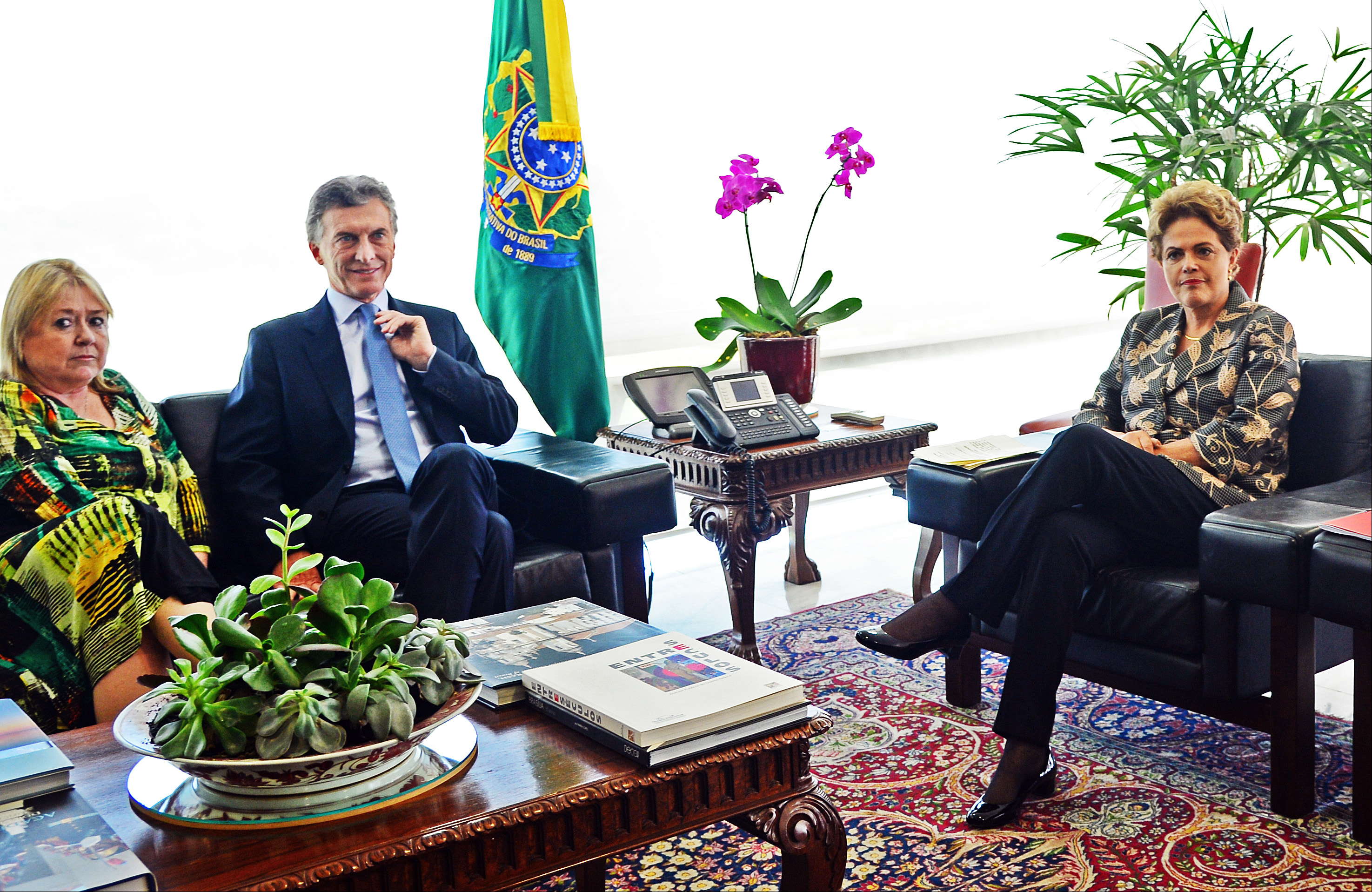Brasília - A presidenta Dilma Rousseff recebe a futura chanceler da Argentina Susana Malcorra e o presidente eleito, Mauricio Macri, no Palácio do Planalto. (Elza Fiúza/Agência Brasil)