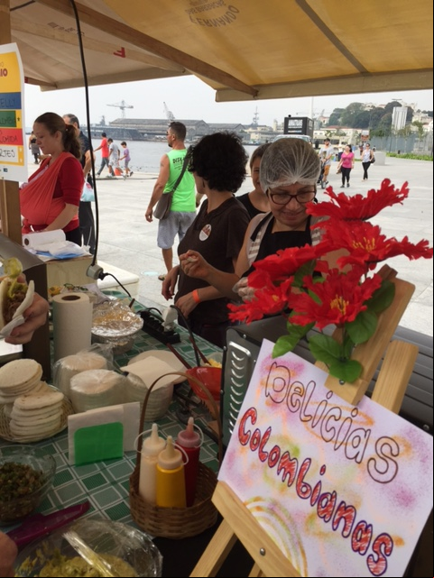 Na barraca da colombiana Nelly Camacho, as arepas fizeram sucesso entre os visitantes da feira