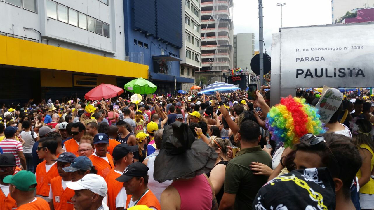 Bloco Pipoca da Rainha na Avenida Paulista